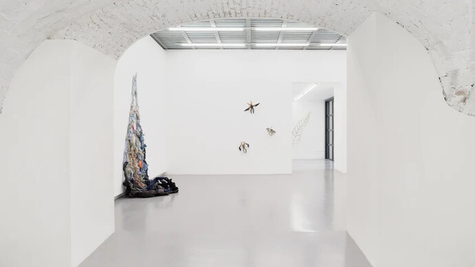 Kaarina Kaikkonen, Unfolding hope, veduta della mostra. Cortesia della Galleria z2o Sara Zanin