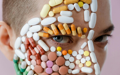 Der menschliche Körper ist ein Ökosystem, das nicht nur aus menschlichen eukaryotischen Zellen besteht, sondern auch aus einer Reihe von Viren und Mikroorganismen, die wir als menschliches Virom und Mikrobiom bezeichnen