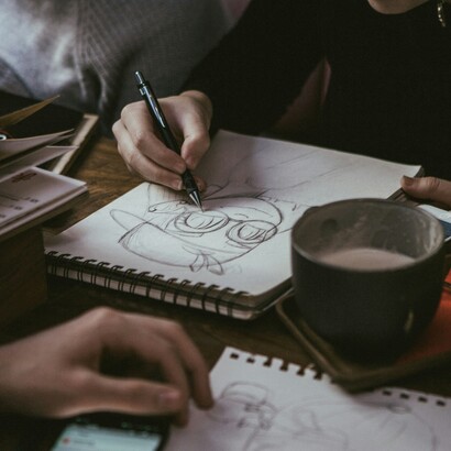 Anche nelle storie di finzione la comprensione dipende dal punto di osservazione: è lo sguardo del narratore che decide quale disegno emergerà