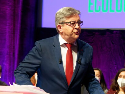 Jean-Luc Mélenchon challenges the institutions he accuses of betraying popular sovereignty.
