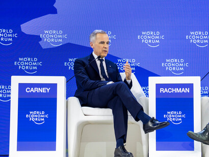 Con un discurso sobrio y firme, Mark Carney expuso la ruptura entre los principios proclamados y las prácticas reales de las grandes potencias. ©2026 World Economic Forum / Ciaran McCrickard (vía Flickr, licencia Creative Commons)