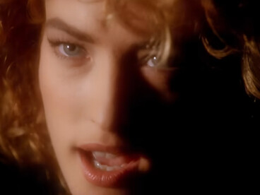 Tatjana Patitz in un'immagine tratta dal video della canzone "Freedom! '90" di  George Michael