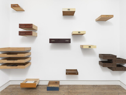 Rasmus Nilausen, Table of contents, vista da exposição. Cortesia de Jahn e Jahn