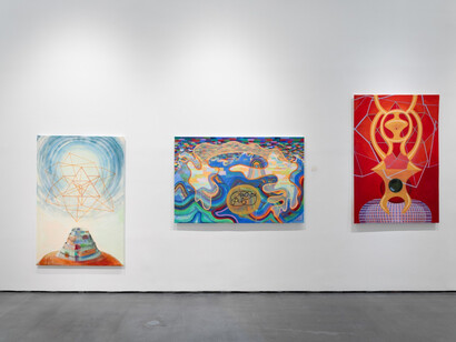 Emily Cheng, In the weave of worlds, exhibition view. Courtesy of Silverlens