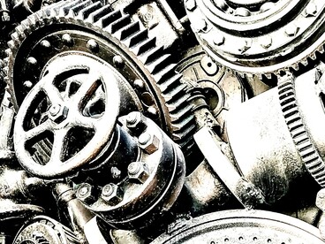 Negli anni Quaranta, con Asimov, il robot smette di essere un lavoratore ribelle come in Čapek e diventa soprattutto una macchina logica, governata da regole più che da sentimenti