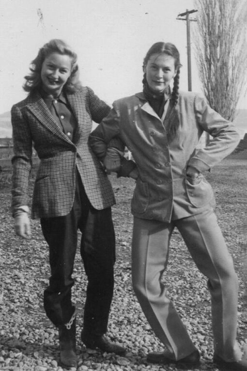 Hasta bien entrado el siglo XX, el pantalón femenino fue objeto de burlas, censura y prohibiciones explícitas en distintos ámbitos públicos