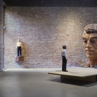 Stephan Balkenhol, exhibition view. Courtesy of König Galerie