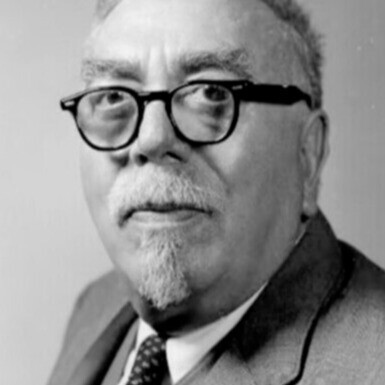 Norbert Wiener (1894-1964), mathématicien américain, a fondé la cybernétique, influençant la conception de la régulation biologique. Ses théories ont permis à Monod de comprendre l’information et les mécanismes régulateurs dans les systèmes vivants