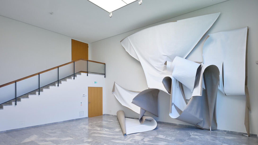 Katharina Grosse, The sprayed dear, ausstellungsansicht. Mit freundlicher genehmigung der Staatsgalerie Stuttgart