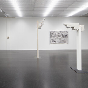 Georg Pin­terit­sch, Im dienst der zuge­hö­rig­keit, in der grup­pe der ech­ten jungs, sich so zu ver­hal­ten, wie es belohnt wird, ausstellungsansicht. Mit freundlicher genehmigung des Lentos Kunstmuseums