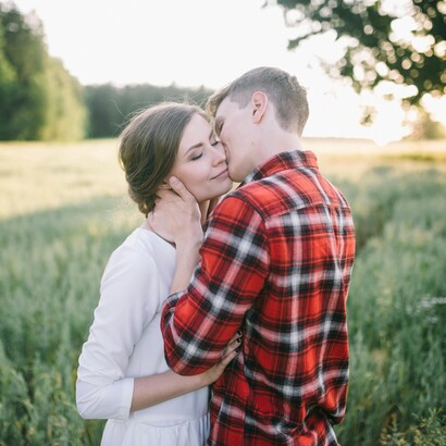 Dentro un abbraccio il tempo rallenta e il cuore ritrova il suo ritmo naturale