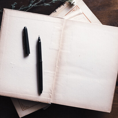 Quiero escribirle al amor, pero no puedo. No puedo… No sos vos, son los sarracenos dedos del árido corazón