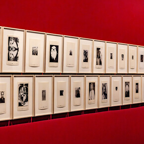 Julius Koller, U.F.O.-naut J.K., ausstellungsansicht. Mit freundlicher genehmigung des Museums der Moderne