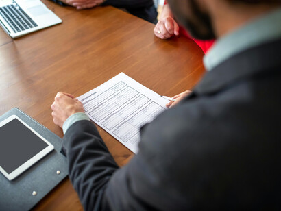 Buscar trabajo se parece cada vez menos a proyectar un futuro y más a sostener el presente