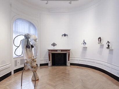 Leo Orta, Uncanny in the man sane. Être-anges (ways of being), exhibition view. Courtesy of Galerie Christophe Gaillard
