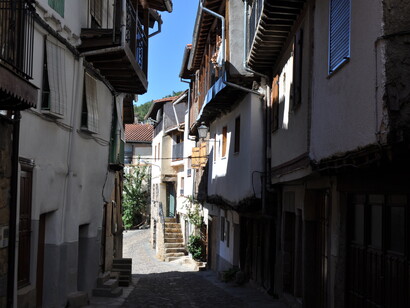 Las casas de Villanueva del Conde hoy restauradas en el mismo lugar, Salamanca, España