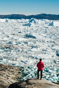 Un team di ricercatori ha utilizzato dati satellitari per ottenere informazioni sulla perdita dei ghiacci in Groenlandia