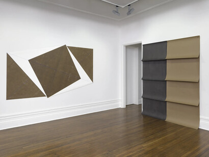 Dorothea Rockburne, Time measures itself, exhibition view. Courtesy of David Nolan Gallery 