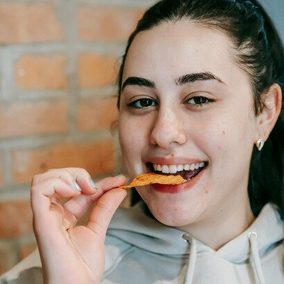 Então, a verdade é que, na adolescência, eu tinha um corpo dentro dos padrões dos anos 2000. Mas eu só digo isso agora, aos 37 anos, porque na época eu também me sentia completamente insatisfeita