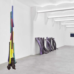 Esther Kläs, Fitting, what, veduta della mostra. Cortesia di SpazioA