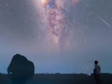Éclairé par sa propre lumière, l’individu se trouve à l’intersection de l’individuation et des forces invisibles