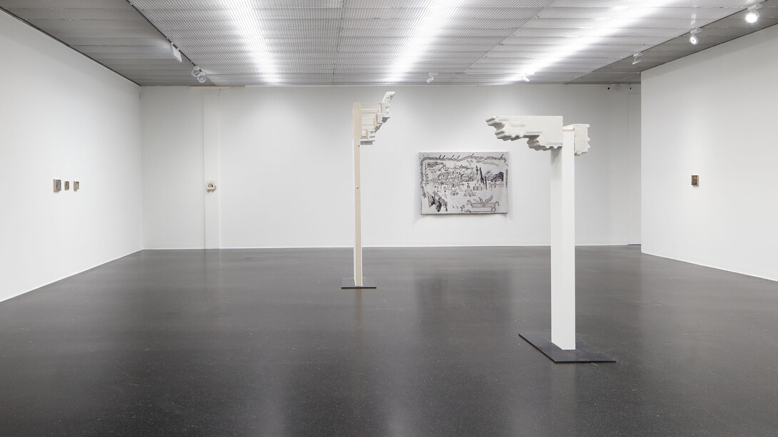 Georg Pin­terit­sch, Im dienst der zuge­hö­rig­keit, in der grup­pe der ech­ten jungs, sich so zu ver­hal­ten, wie es belohnt wird, ausstellungsansicht. Mit freundlicher genehmigung des Lentos Kunstmuseums