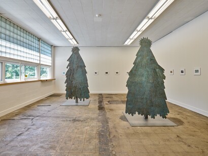 Various artists, The campus. 2025 annual exhibition, exhibition view. Courtesy of James Cohan Gallery