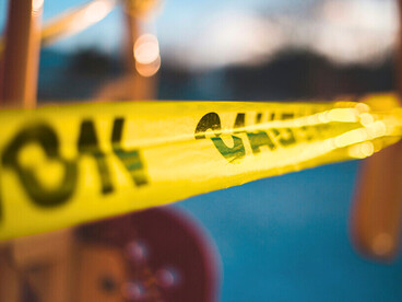 Le ruban de police, symbole de l’insécurité qui s'invite dans nos espaces publics