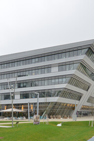 Biblioteca da Universidade de Economia de Viena desenhada pela arquiteta Zaha Hadid