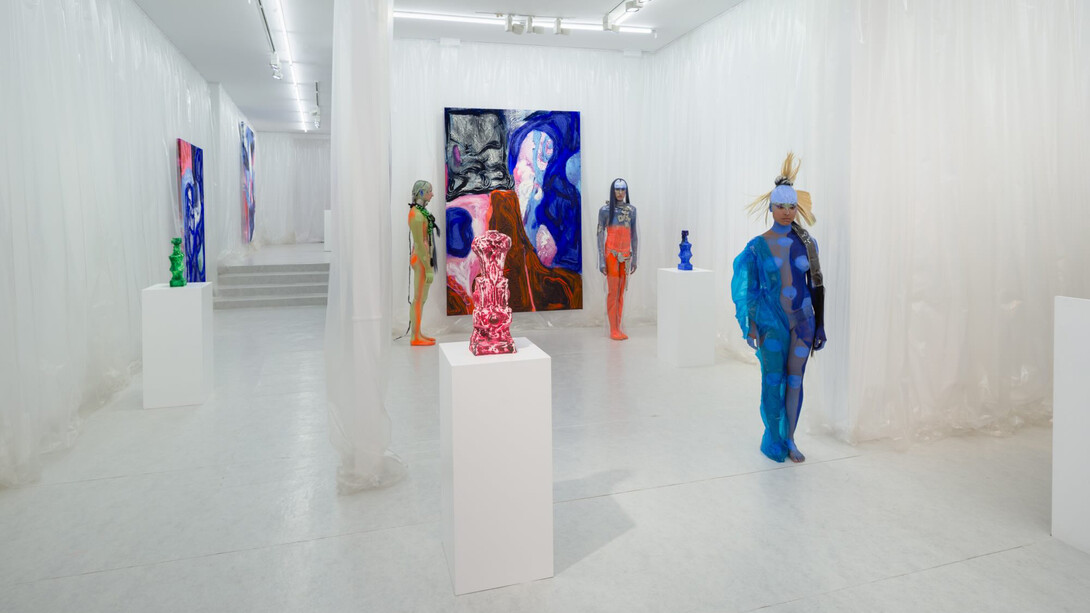Donna Huanca, Las niñas del altiplano, vista de exhibición. Cortesía de Travesía Cuatro