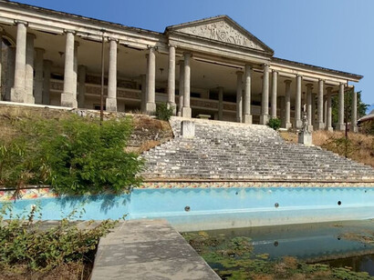 El “Partenón” de Zihuatanejo, construido por Arturo Durazo Moreno, no fue solo una excentricidad arquitectónica sino la expresión material de una impunidad sin límites