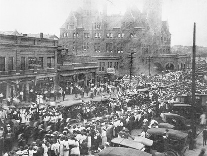 Broadway, Showing the Site of the Future Post Office (Veterans Arriving Home after World War I) (detail), ca. 1919. Joe Sherman, A thousand voices: the story of Nashville’s Union Station (Nashville, TN, ca. 1987). Courtesy of Frist Art Museum