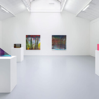 Larry Bell & Liam Everett, The field, exhibition view. Courtesy of Mennour Gallery