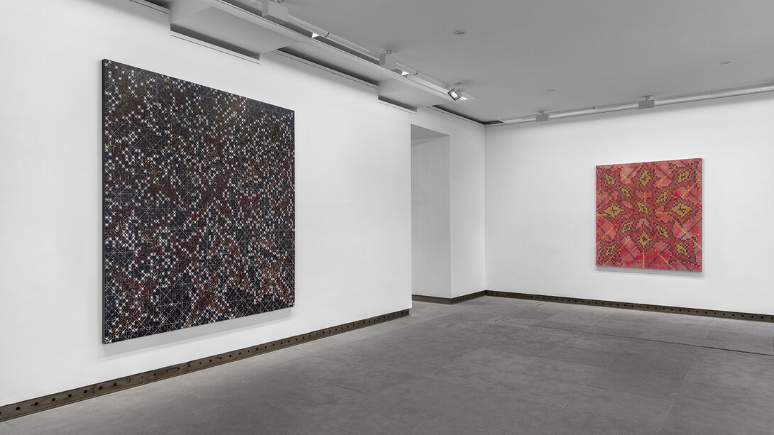Ding Yi, Vues d'installation, Constellations, Galerie Karsten Greve Paris, 2025. Photo de Nicolas Brasseur