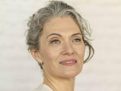 Mulher madura. Mas aqui está a verdade: falhar é parte do processo. Cada erro é um degrau na escada do aprendizado. E, no fim das contas, a única opinião que importa é a sua