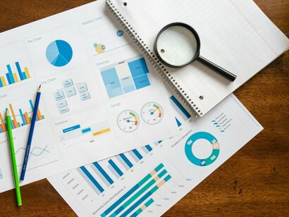 Em suma, a governança corporativa em Moçambique, embora avançada em termos normativos, continua fraca na prática. A falta de independência, capacidade técnica limitada e cultura de opacidade minam o papel da auditoria como mecanismo de prevenção de fraudes. Para que a auditoria seja eficaz, é necessário um compromisso mais profundo com a governança transparente, responsável e inclusiva