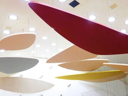 Nubes Acústicas (1953) de Alexander Calder, ubicadas en el Aula Magna de la Universidad Central de Venezuela, Caracas