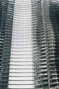 La tour de Babel. Le problème d'une abstraction toujours plus éloignée du terreau d'où elle provient c'est qu'elle laisse en déshérence la question de l'arrimage ontologique des signifiants dans la substantialité du monde réel 