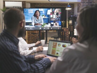 Interaction through screens: a visual shorthand for how digital media shapes modern thought