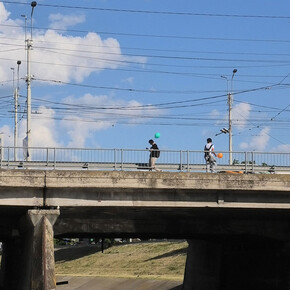 Leopold Kessler, Balloon - Crossing, 2024. Mit freundlicher genehmigung des Musa Museums