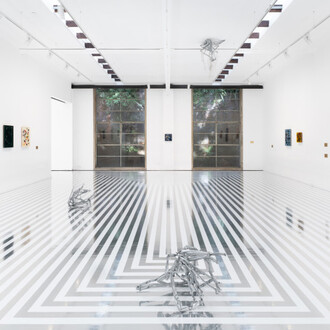 Jim Lambie, Cool breeze, exhibition view. Courtesy of Roslyn Oxley9 Gallery