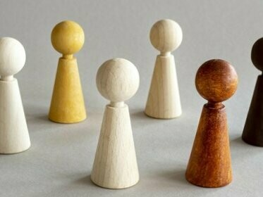 O nosso movimento foi formado ao longo de décadas, reunindo centenas de milhares de mexicanos que vieram de diferentes lutas: estudantes, trabalhadores, camponeses, contra a repressão, pela democracia, contra a corrupção, contra o neoliberalismo. Pessoas de diversas origens e diferentes setores sociais construíram uma forte aliança que conseguiu conquistar a presidência em 2018, apesar da fraude eleitoral, da repressão e de praticamente todos os meios de comunicação contra nós