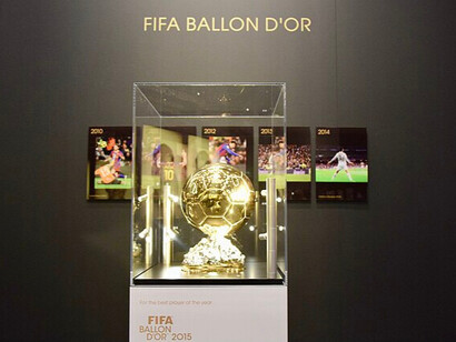 Trophée du Ballon D‘OR au musée de FIFA à Zurich en Suisse