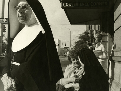Dawoud Bey, Nuns and women at a bus stop, Syracuse, NY, 1985. Courtesy of Stephen Daiter Gallery