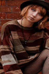 El covid ha cambiado nuestra vida en muchos aspectos, incluyendo nuestra forma de vestir. Lo que solía ser un armario lleno de jeans y tenis ahora se ha transformado en una explosión de ropa maxi y cómoda