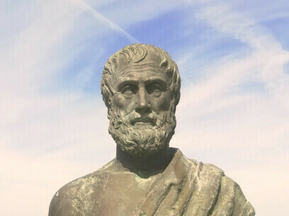 Aristote était un philosophe, polymathe et scientifique né dans la ville d'Estagira, au nord de la Grèce antique