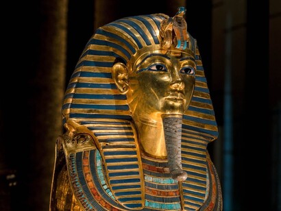 Maschera funeraria di Tutankhamon conservata nel nuovo museo egizio GEM - Grand Egyptian Museum, Il Cairo, Egitto