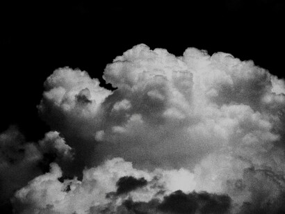 O Contato com essa chama vai sendo magnetizada pela fé e a prática da ora ação. É uma das possibilidades da arte de crear. Começando de verdade, organizadamente, o ser vai se relacionando com seus poderes manifestantes e dissipadores da dúvida, medo, inércia