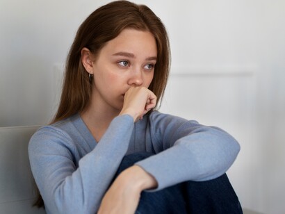 L'ansia è un urlo silenzioso nella mente, ma scrivere permette di dare voce a ciò che ci opprime, rendendo il peso più leggero