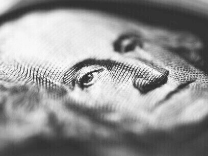 L'influence du crime organisé sur les finances mondiales, visible à travers la monnaie